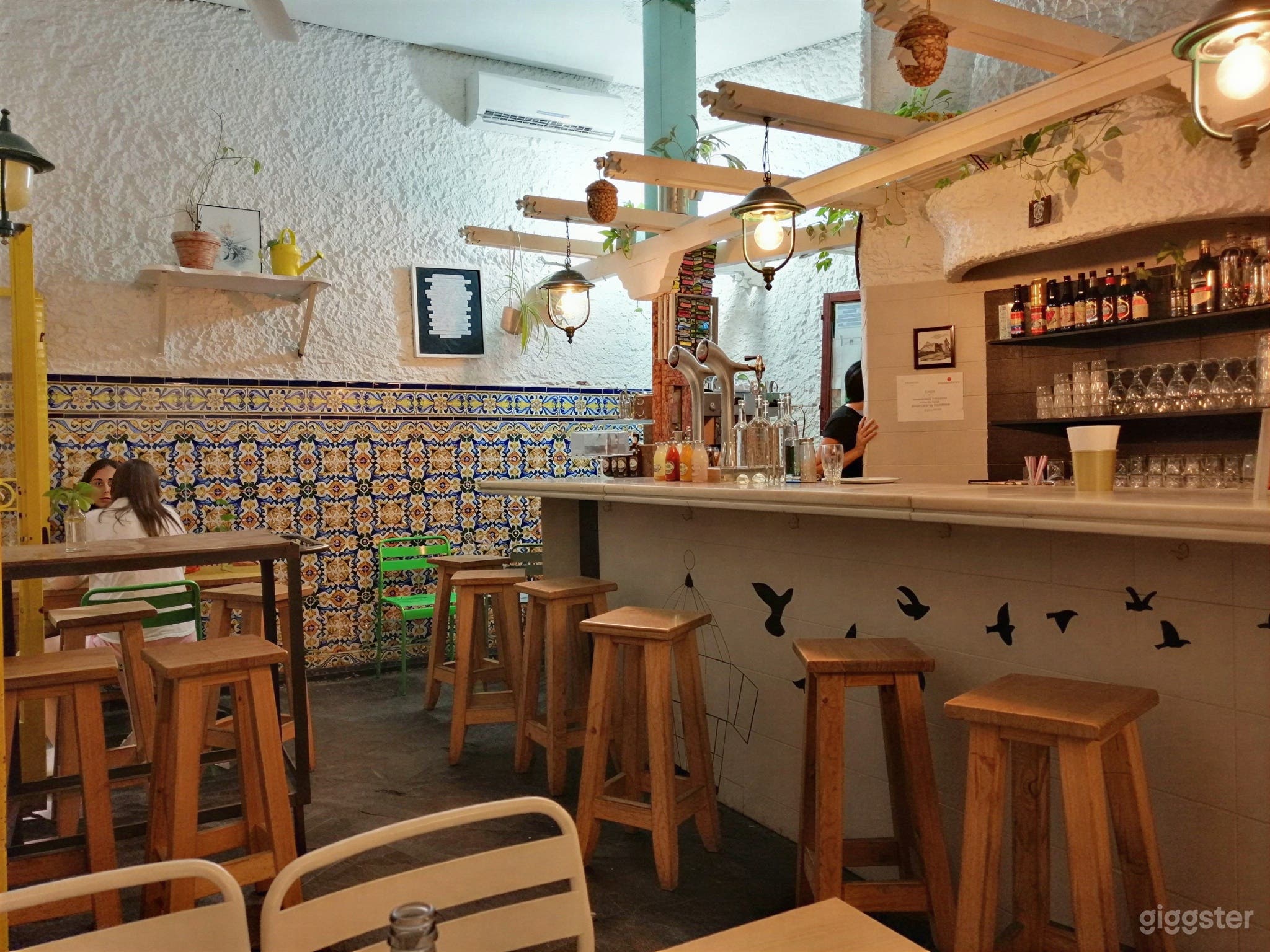 Restaurante acogedor para cenas y rodajes Foto 1