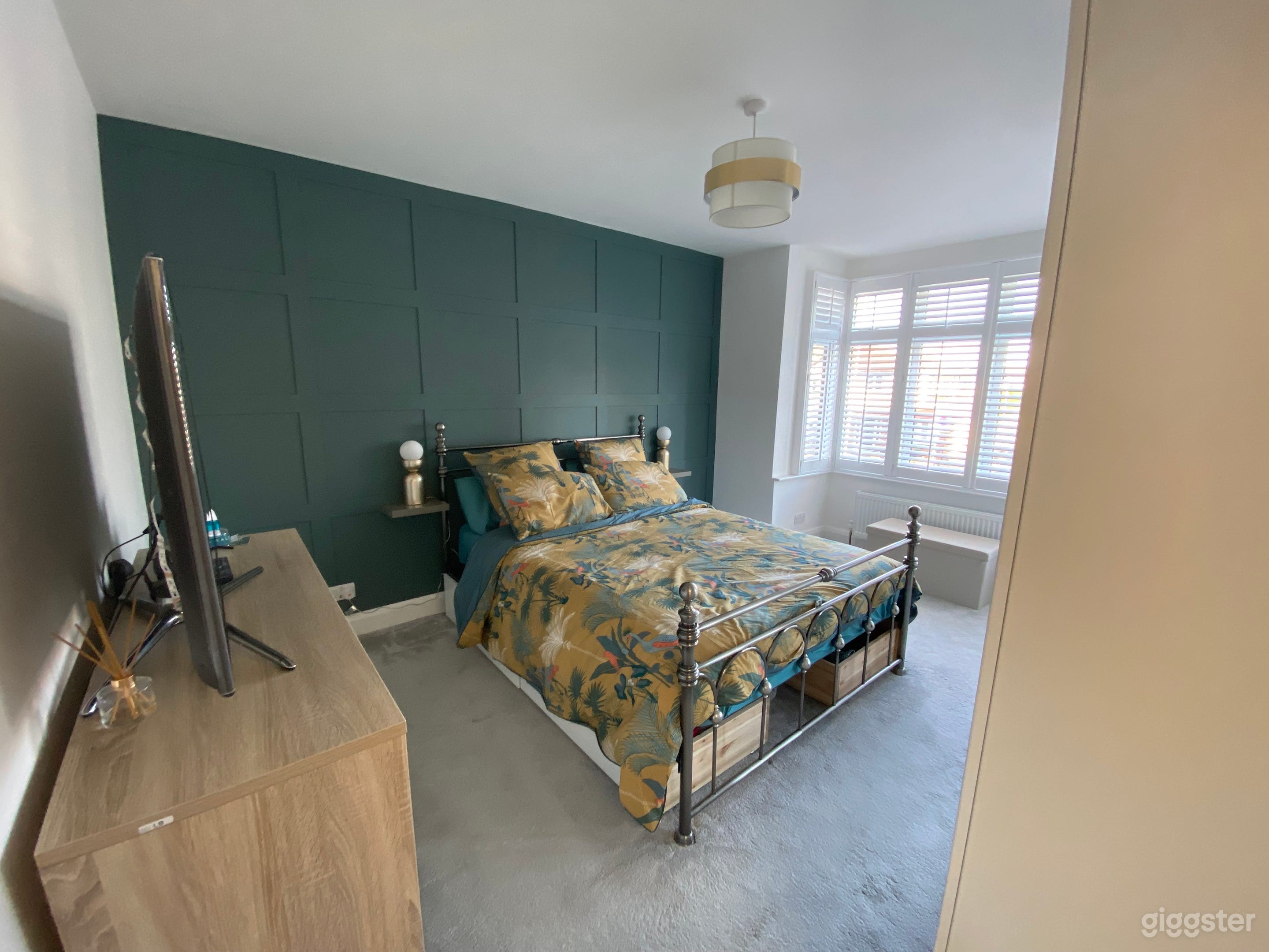 Contemporary family home Photo 4