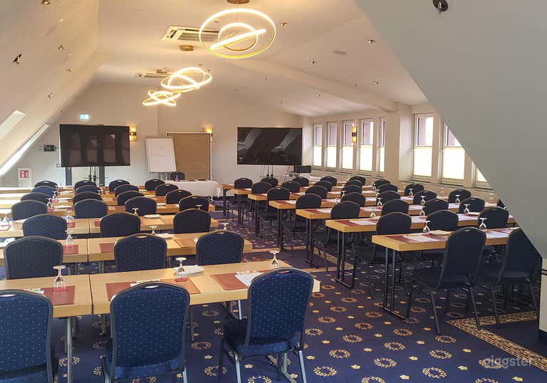  Edinburgh - Conference Room for 30 to 100 People 