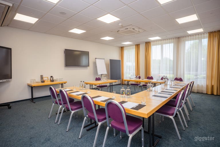  Heller 50 m² Konferenzraum (Raum 1) 