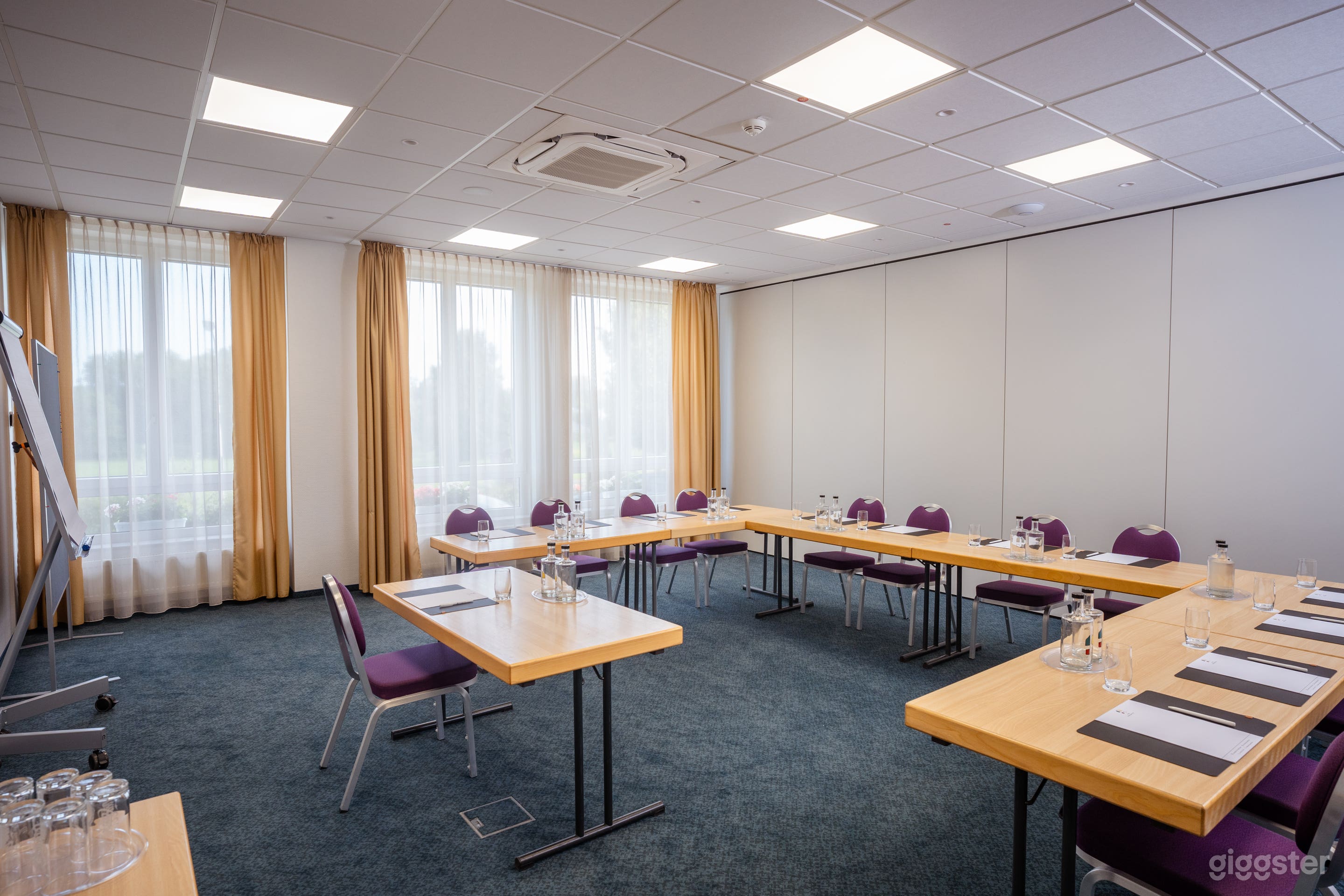 Heller 50 m² Konferenzraum (Raum 1) Foto 4