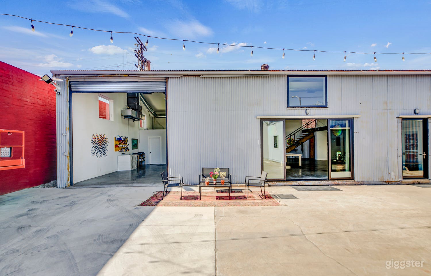 Spacious Studio with Natural Light + Parking Lot Photo 2