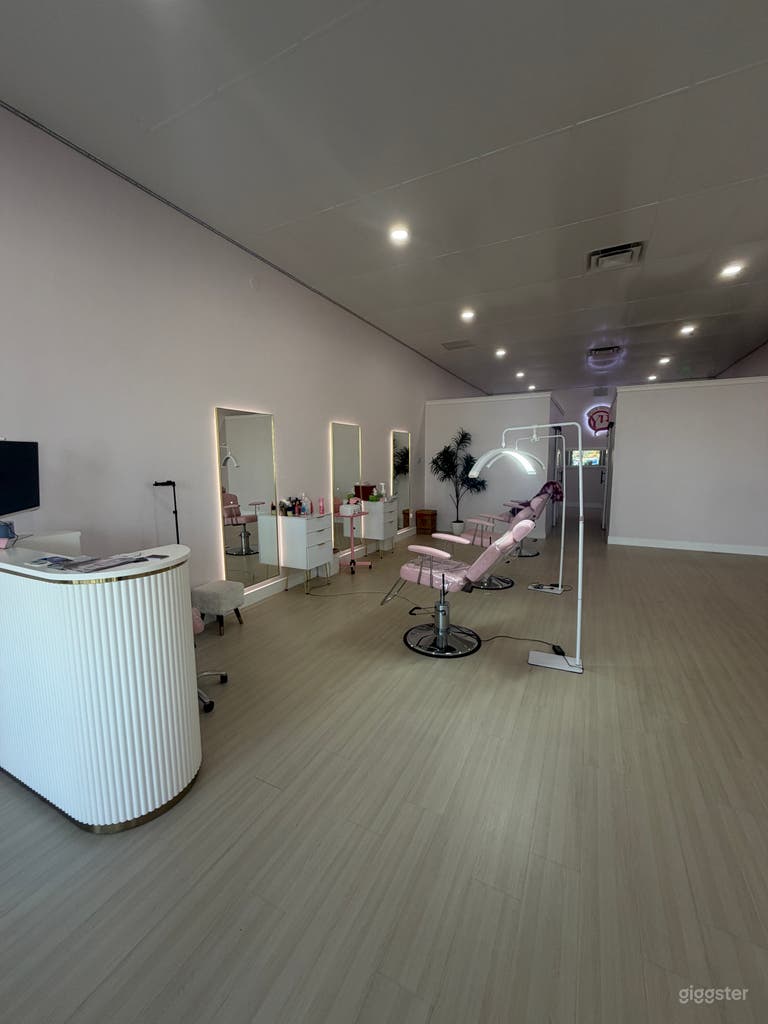  Modern Beauty & Spa Studio for Classes, Filming & Events 