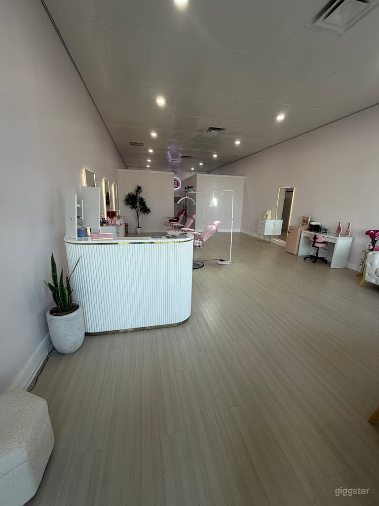  Modern Beauty & Spa Studio for Classes, Filming & Events 