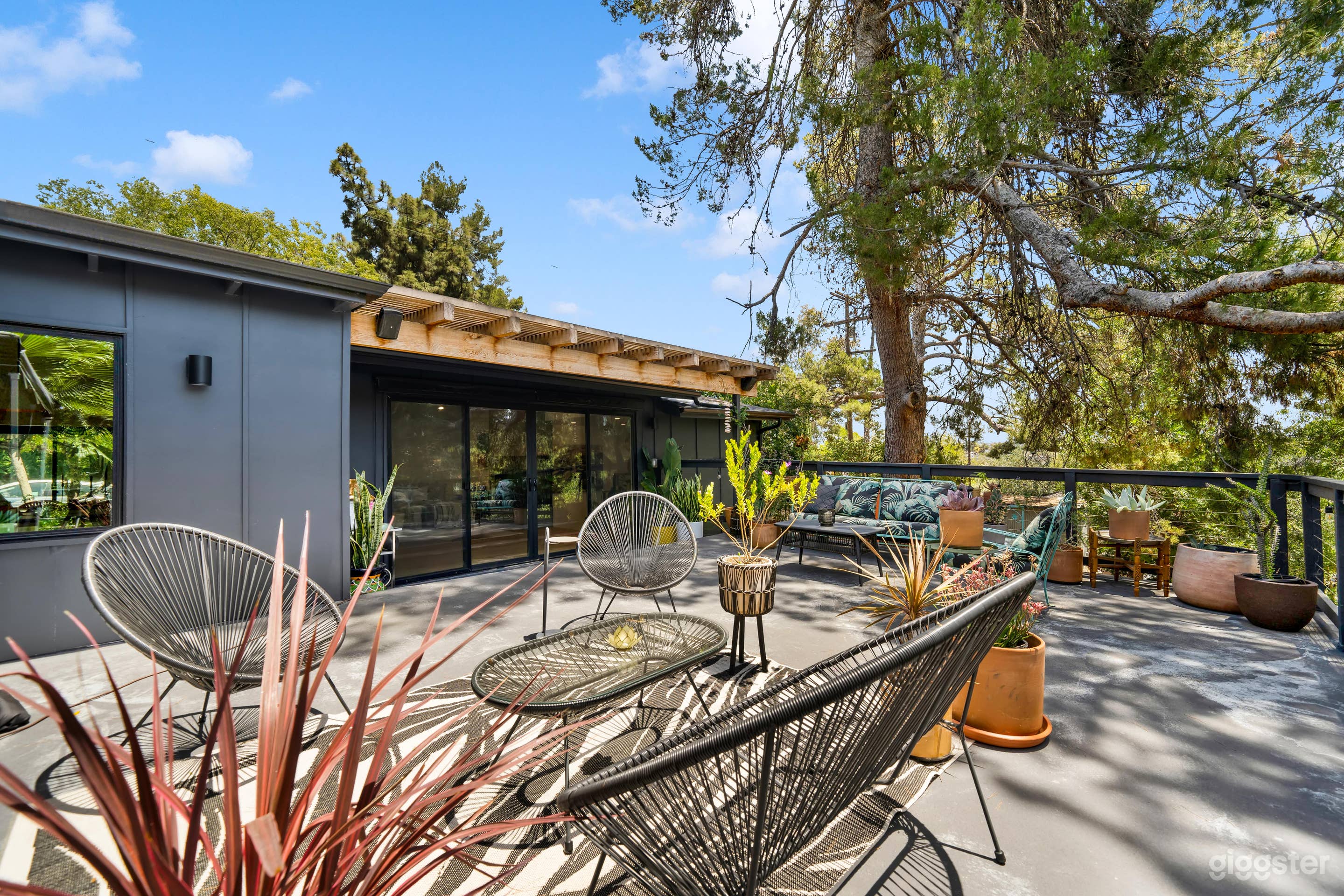 CHARMING TREEHOUSE: FITNESS &amp; INFLUENCER HAVEN  Photo 3