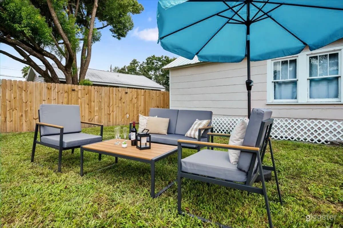 Cozy Urban Backyard Retreat Photo 2