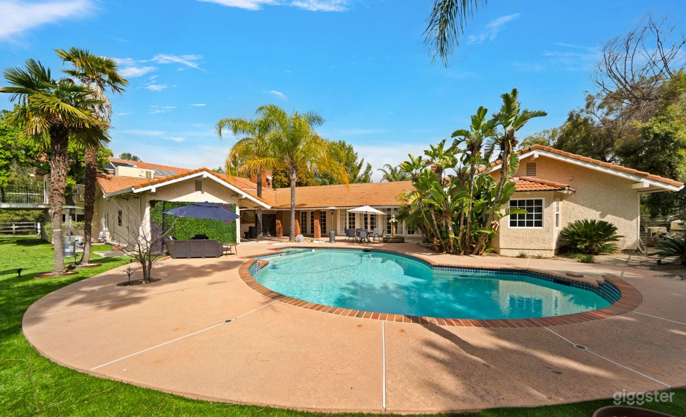  CANYON WOODEN RANCH HOUSE/POOL Photo 2