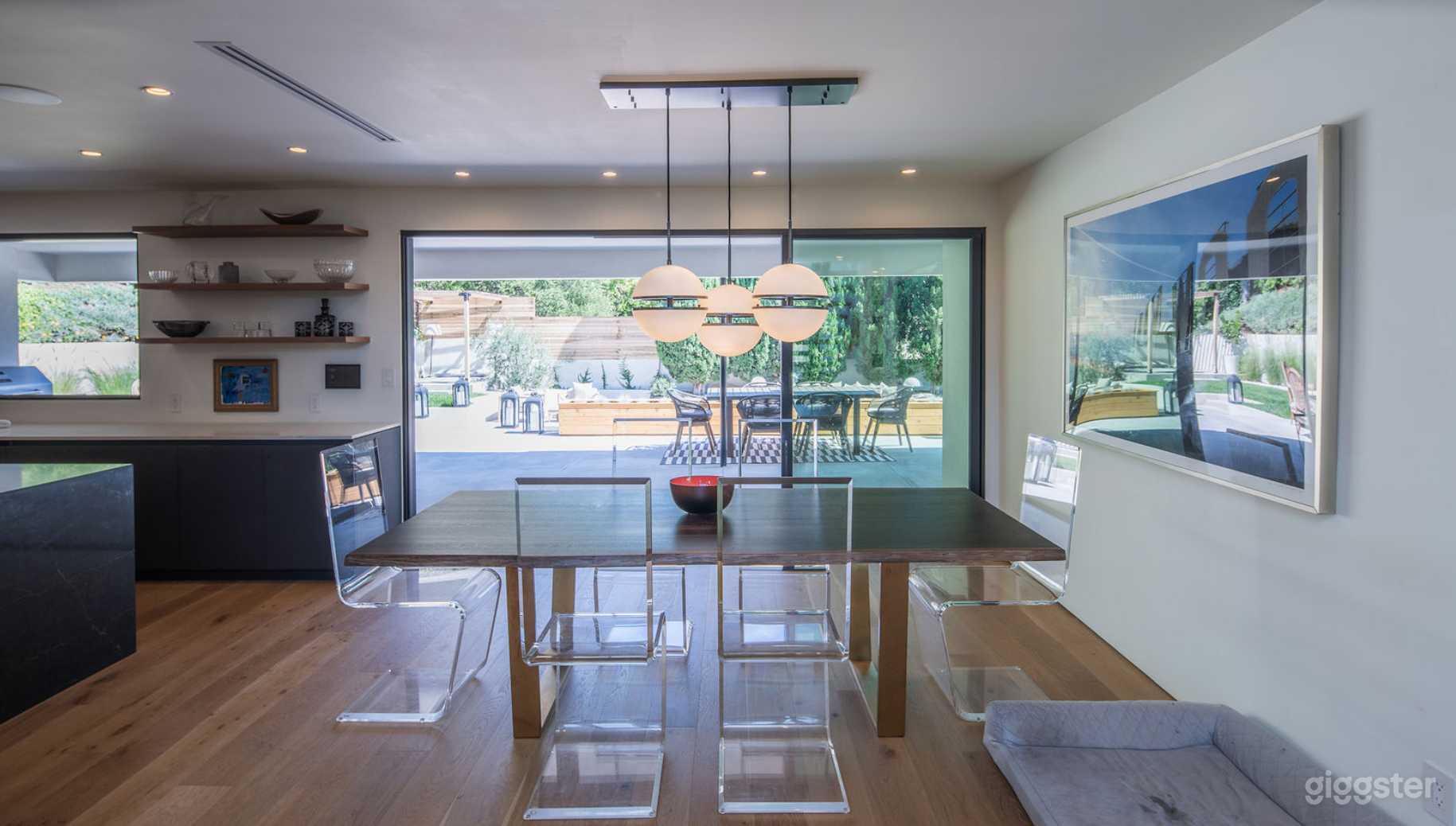 Studio City Modern Luxury with Large Yard and Pool Photo 3