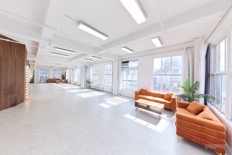  Expansive Skyline Loft - Connected Studio Space 