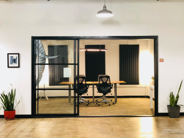 Avocado Room Photo 1