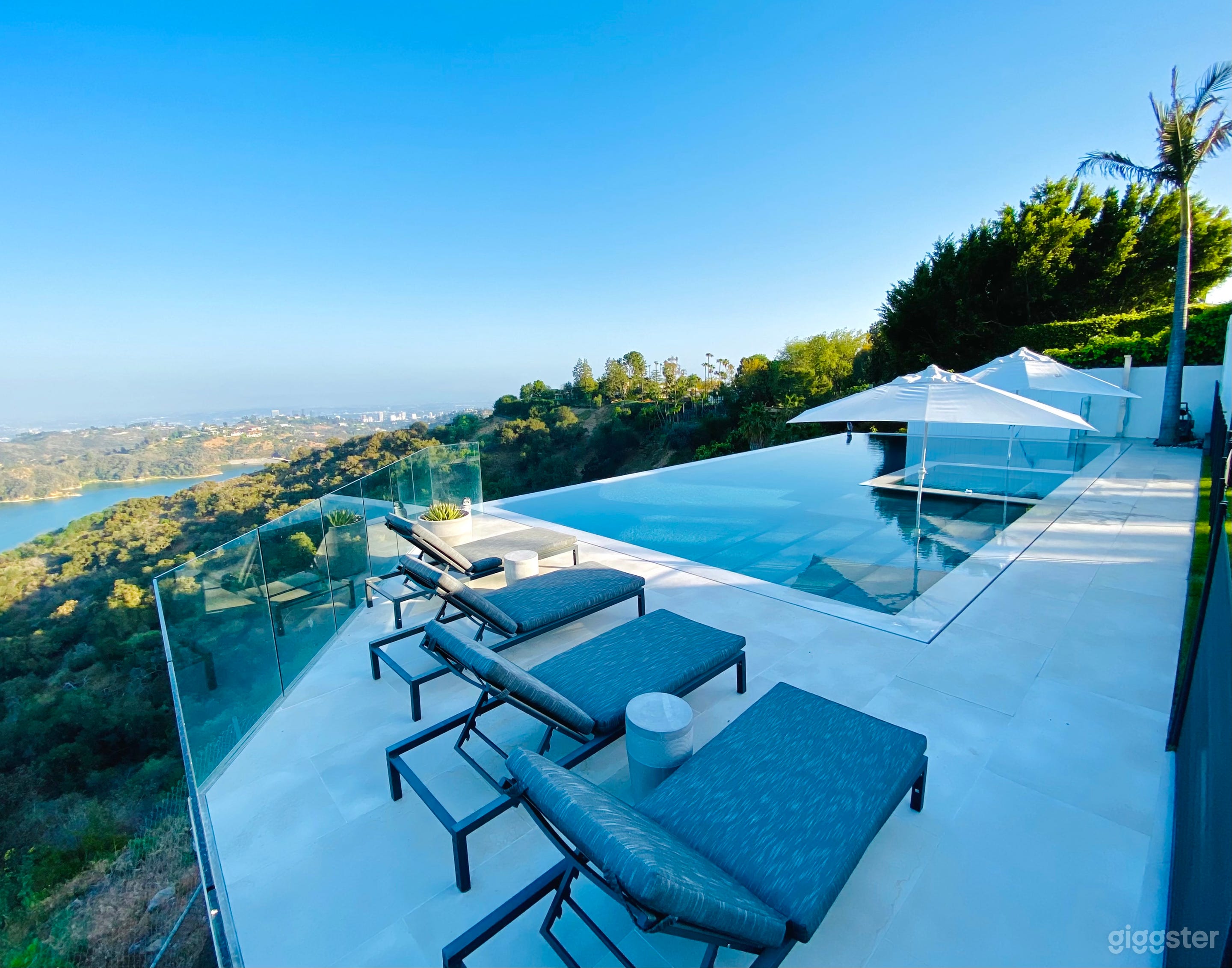 Gated Bel-Air Home, Jetliner Views,  Infinity Pool Photo 3