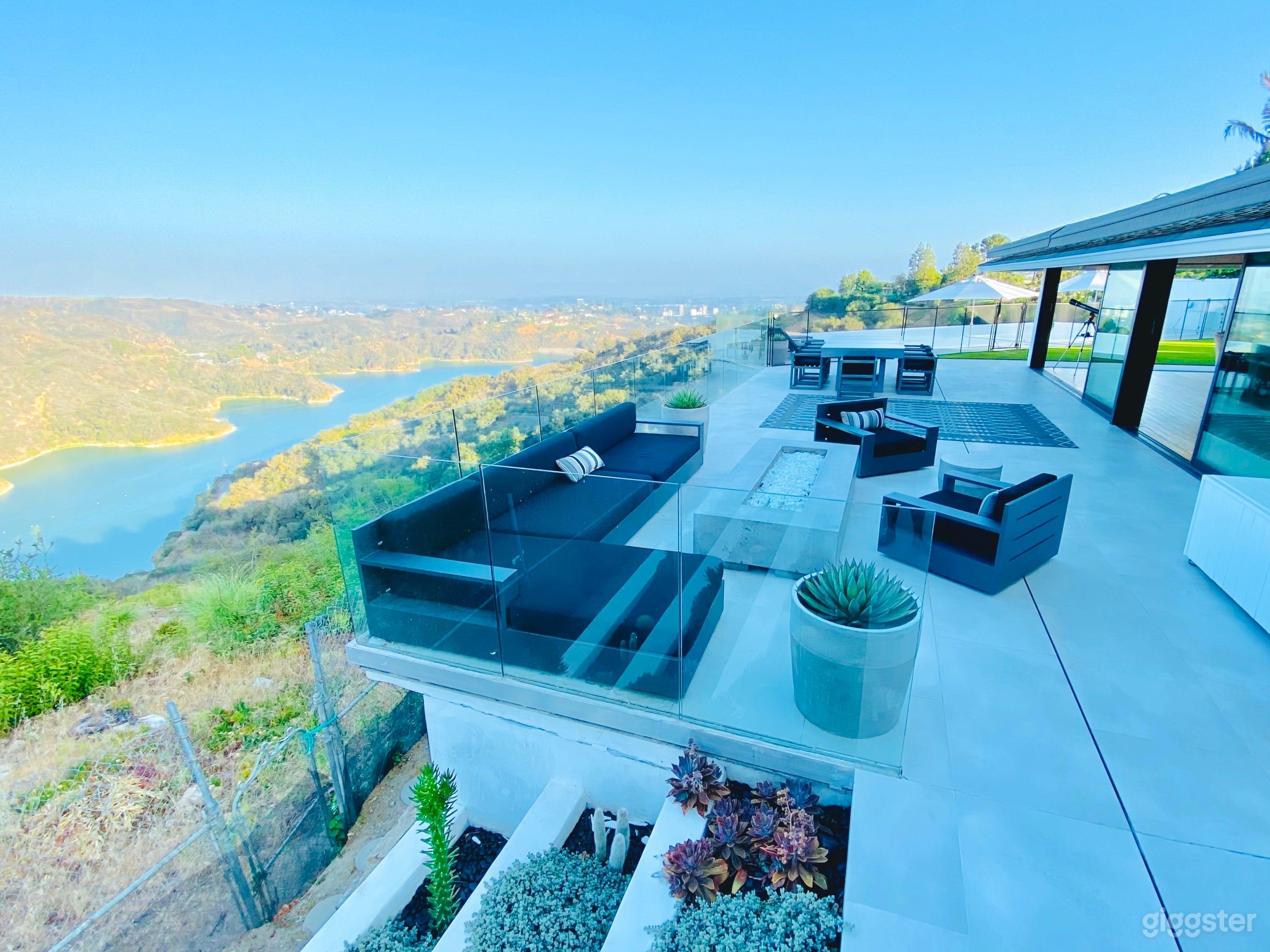 Gated Bel-Air Home, Jetliner Views,  Infinity Pool Photo 1