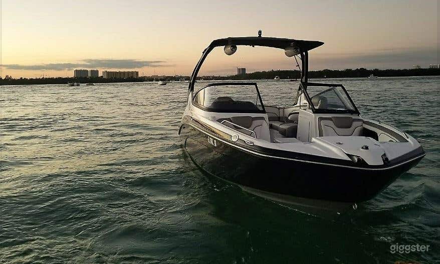 21' Yamaha Jet Boat Photo 1