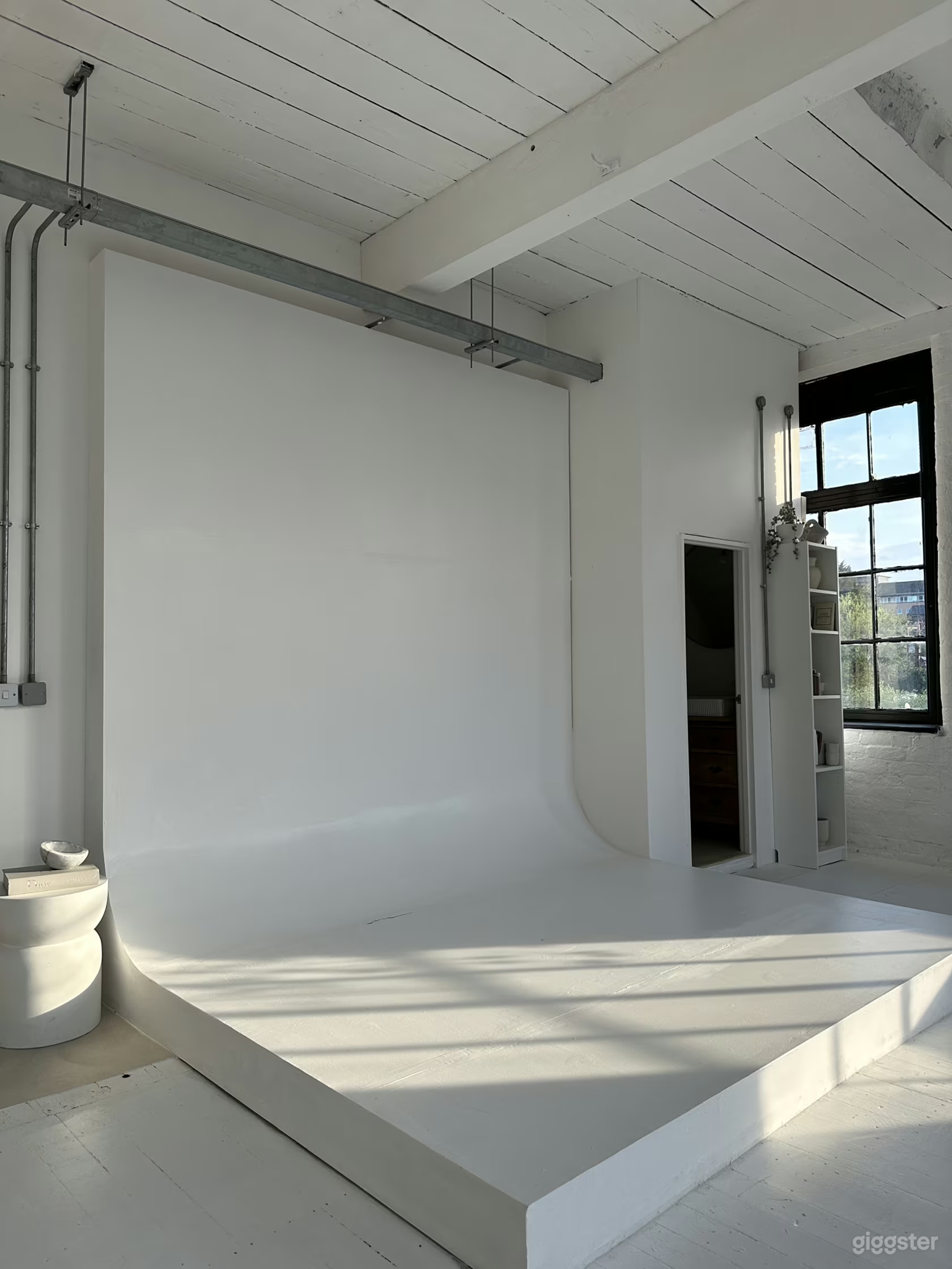 Luxury Natural Light Studio Photo 4