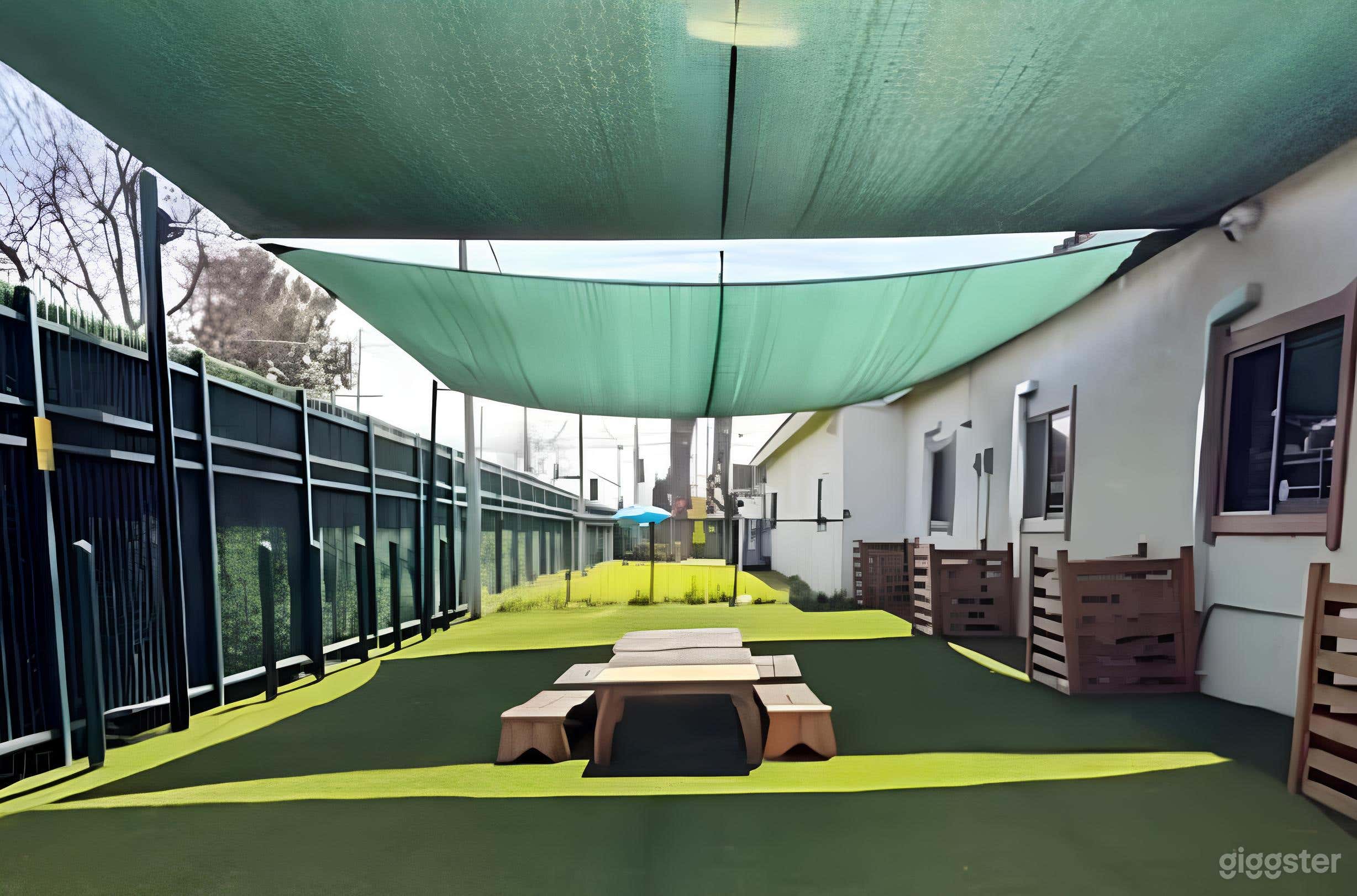 Quiet and Cozy School Exterior Photo 3