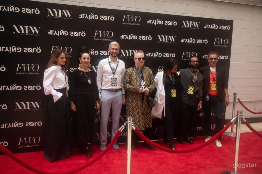 The Famous Court Yard in New York Photo 4