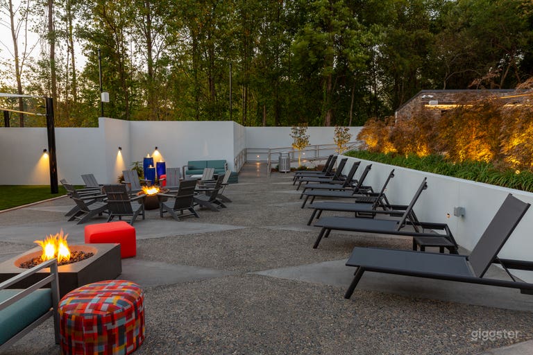  Stunning Outdoor Entertainment Area 