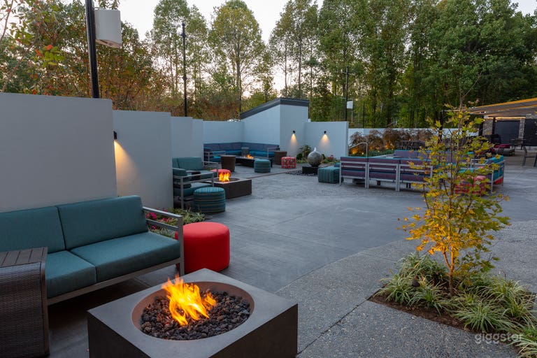  Stunning Outdoor Entertainment Area 
