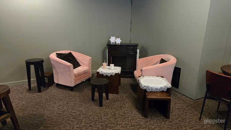  Cozy Crochet Café with Mezzanine in Downtown Seattle 