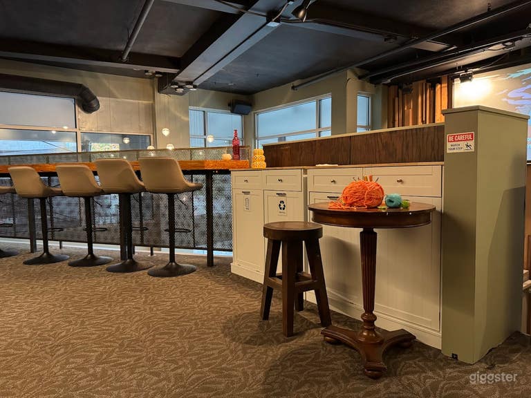  Cozy Crochet Café with Mezzanine in Downtown Seattle 