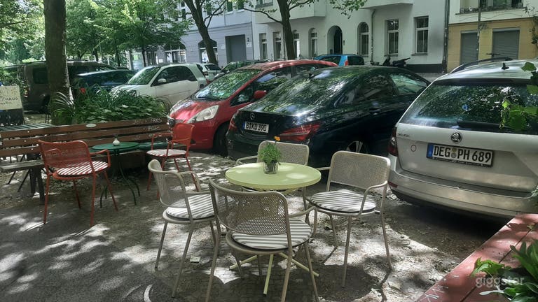  A cozy, charming, cool & cute Café in Berlin 