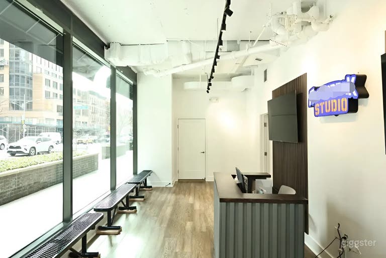  290 sq. ft. Mirrored Studio with Wood Floors & Sound System 