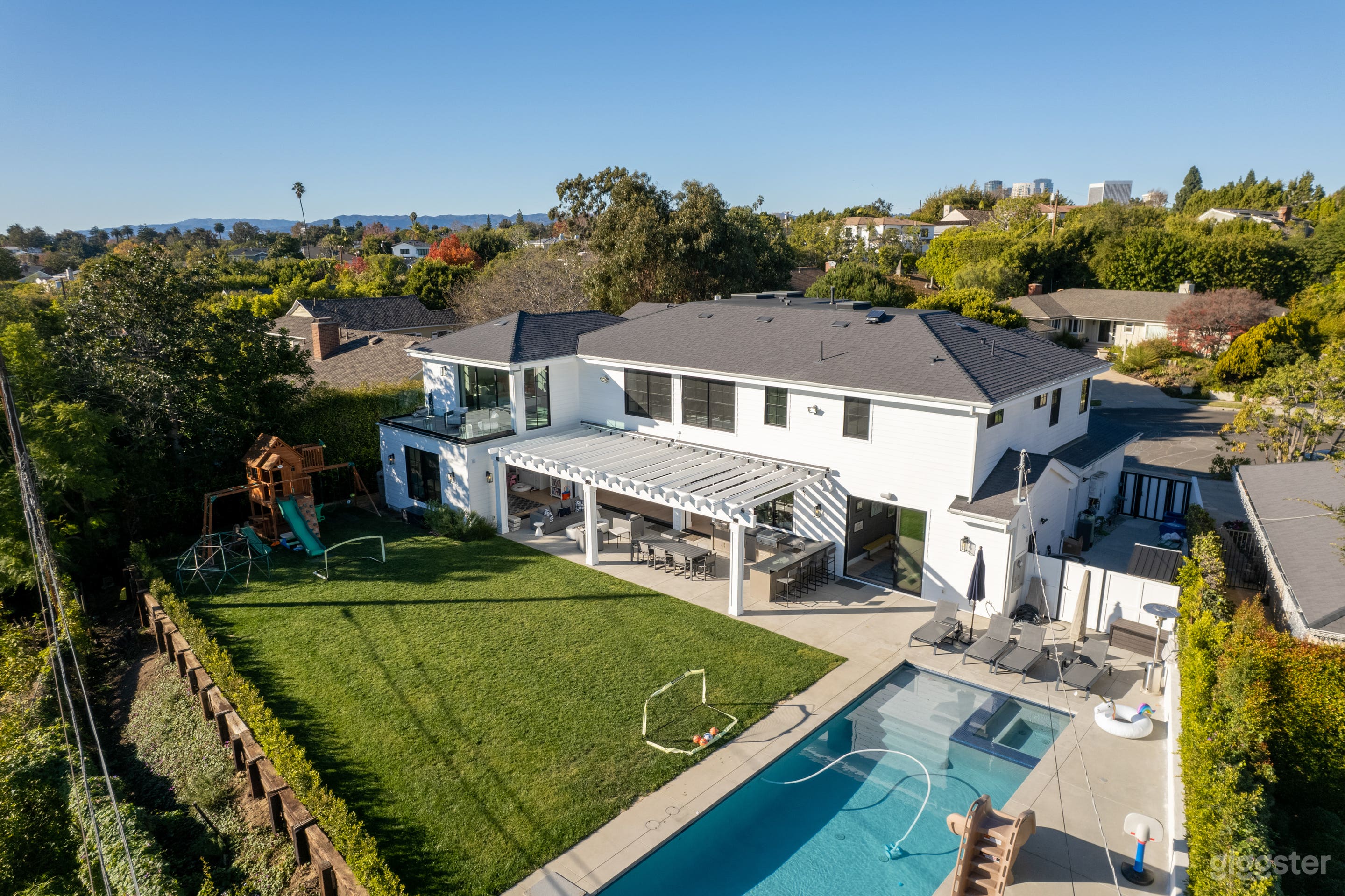 Cheviot Hills Modern Farmhouse Photo 1