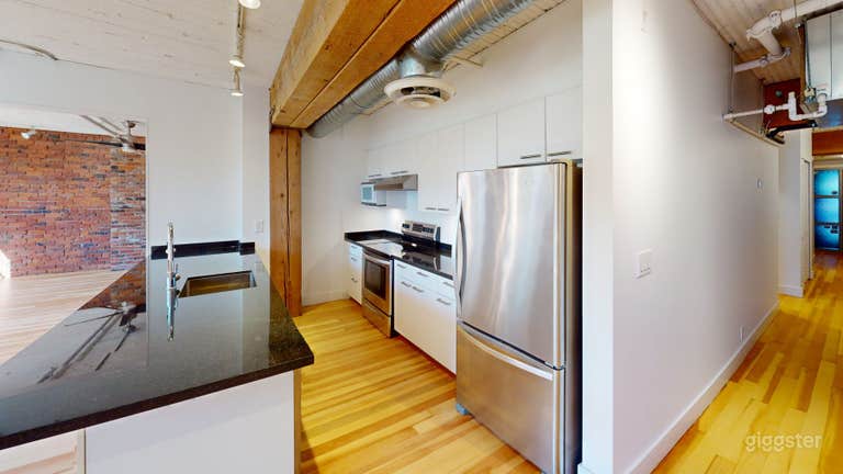  Gastown Brick & Beam Heritage Loft 