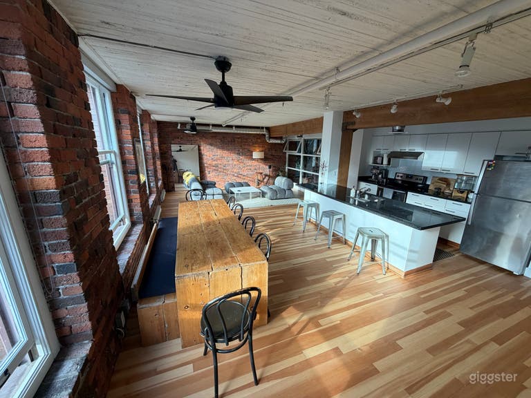  Gastown Brick & Beam Heritage Loft 