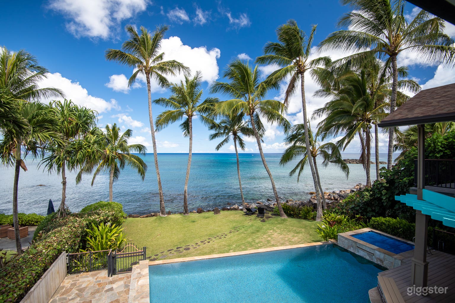 Stunning Oceanfront North Shore Beach House Photo 3