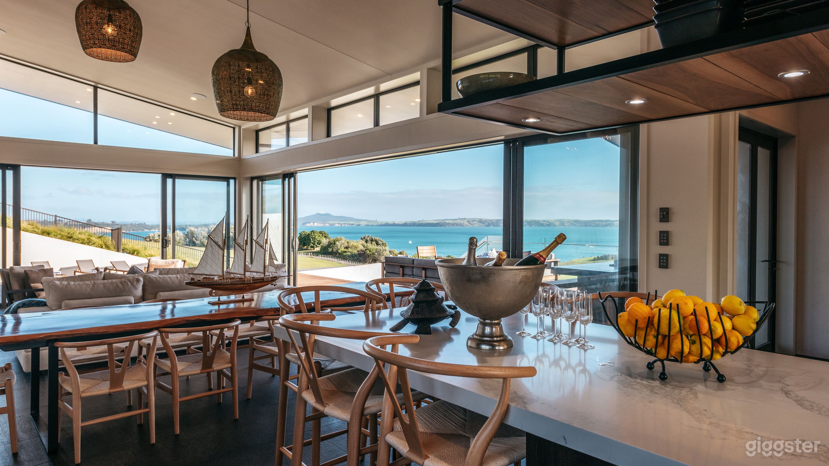 Large property on Waiheke with stunning sea views Photo 4