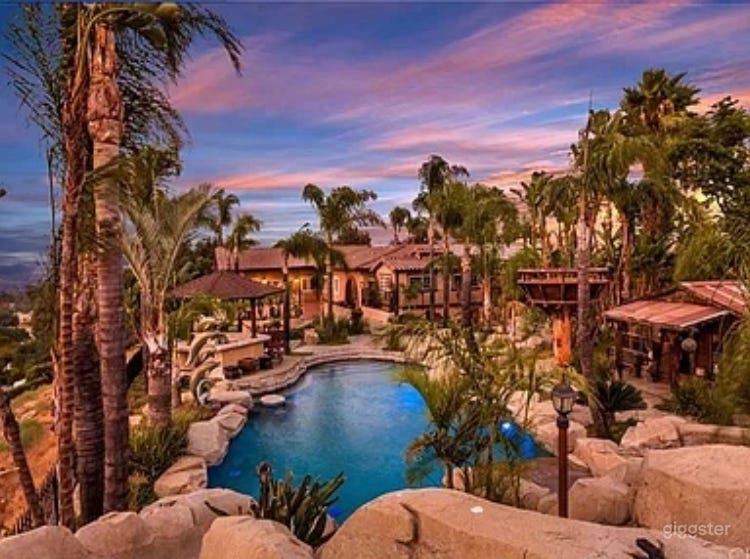  Lagoon-Style Treasure Island Pool  
