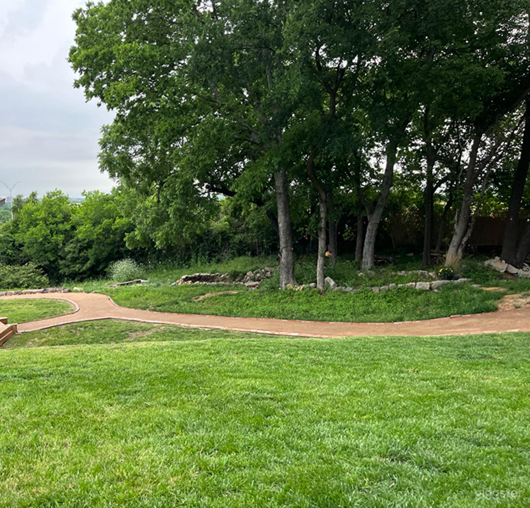 Expansive Yard Photo 1