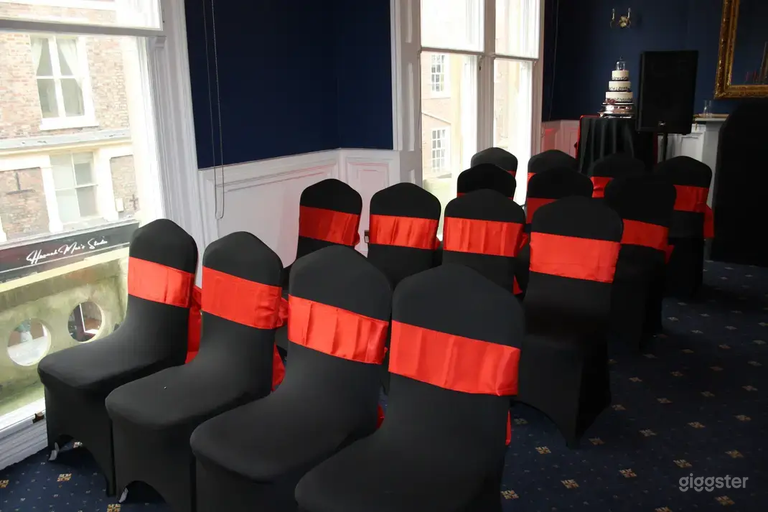  Elegant High-Ceiling room for Events 