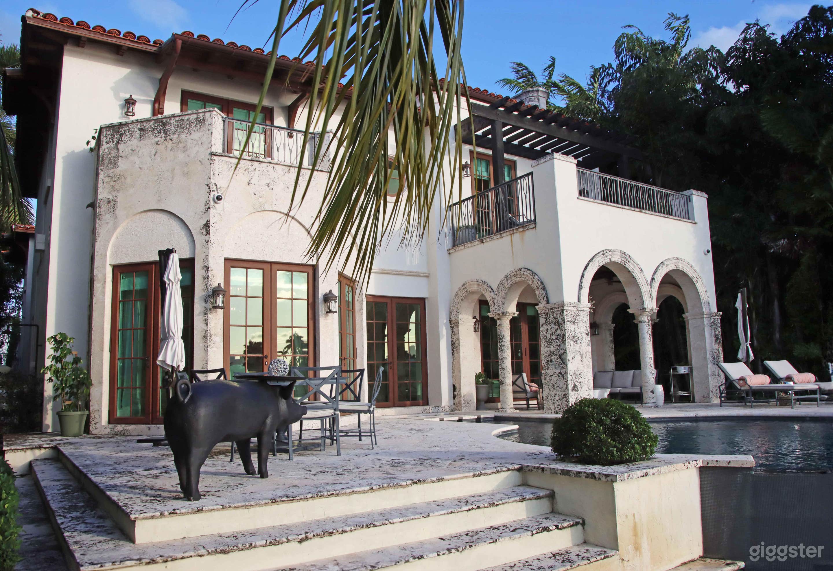 Luxury Pool in a Waterfront Mediterranean Castle Photo 4