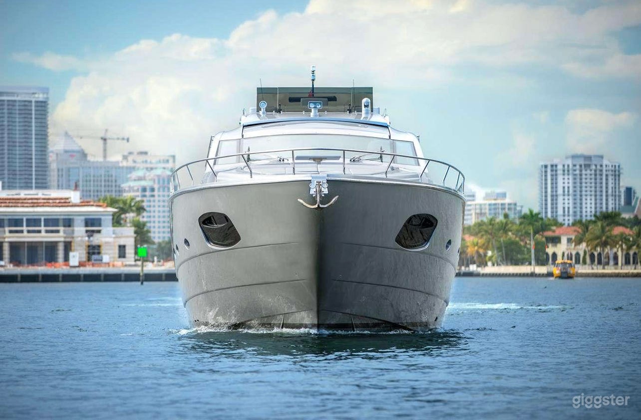  Aggressive and Sleek 82' Pershing  Photo 2