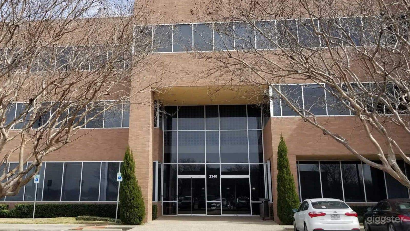 6-Person Meeting Room in Carrollton Photo 4