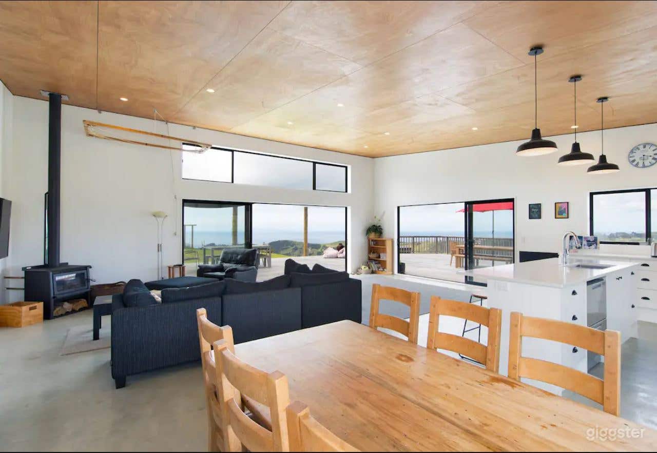 TOP OF THE WORLD ON-SITE ACCOMMODATION Photo 4