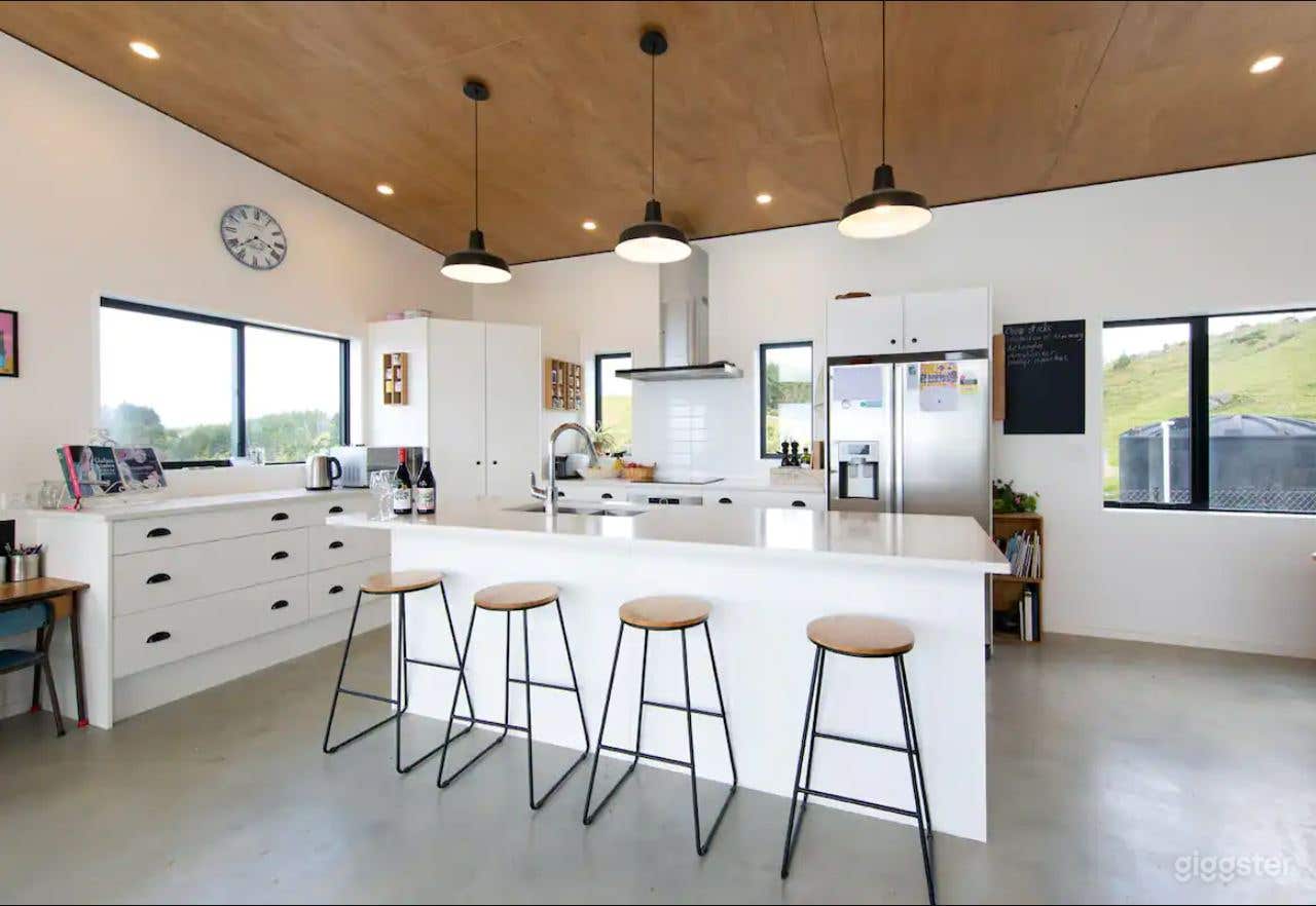 TOP OF THE WORLD ON-SITE ACCOMMODATION Photo 3