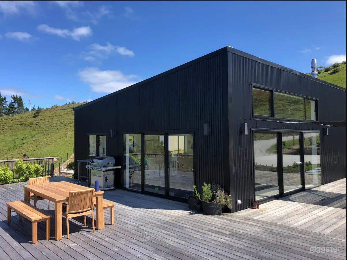 TOP OF THE WORLD ON-SITE ACCOMMODATION Photo 1