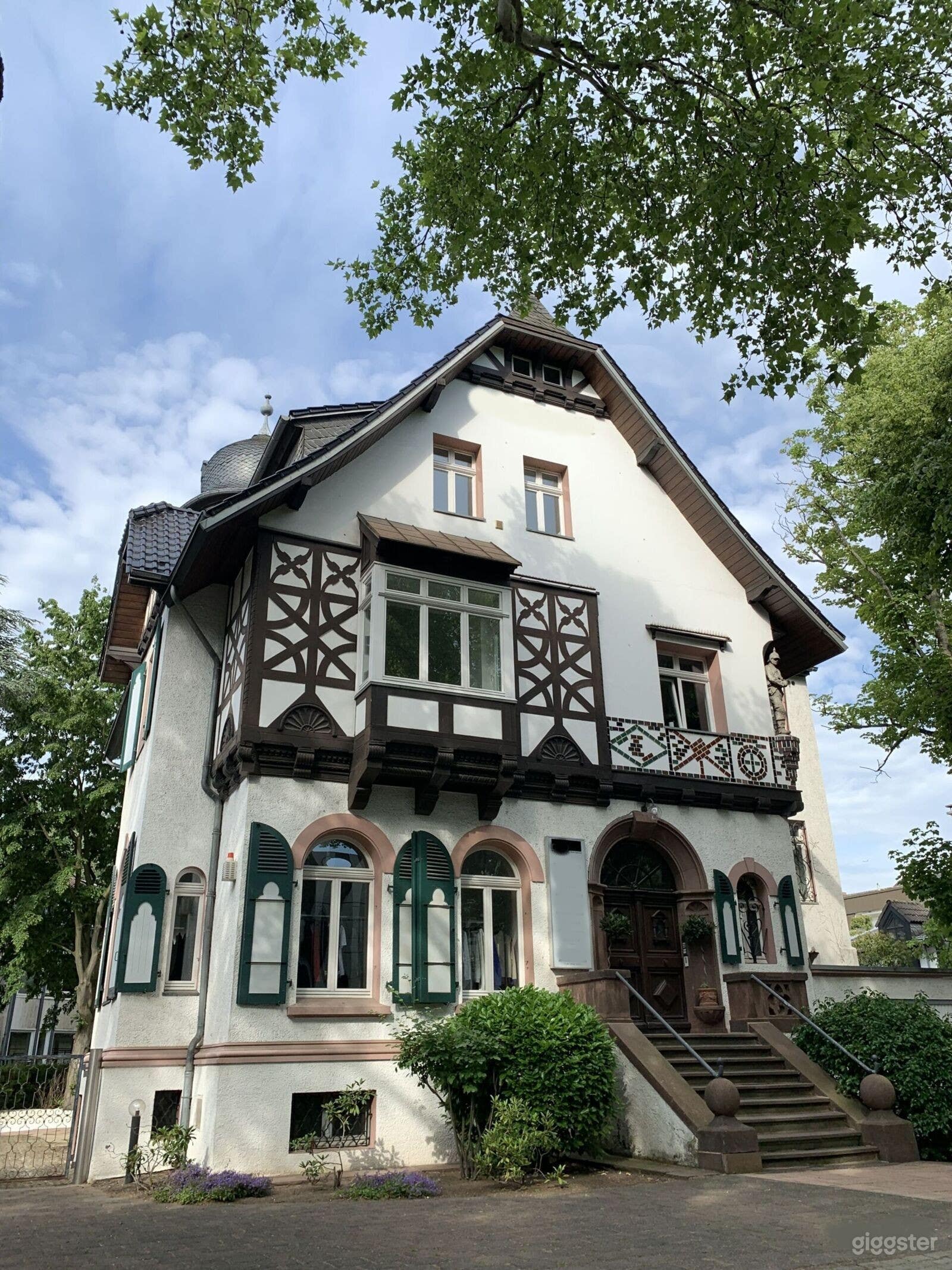 Elegante, moderne Villa & Showroom in Düsseldorf Foto 1