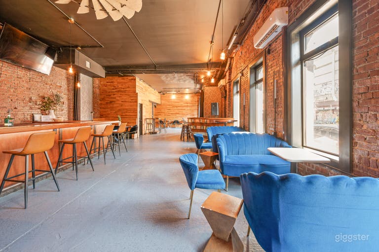  Saint James Spacious, Luxe Lounge w/ Exposed Brick 