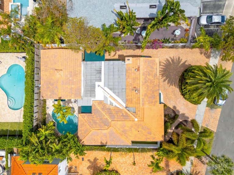  Tropical-Style Private Pool 