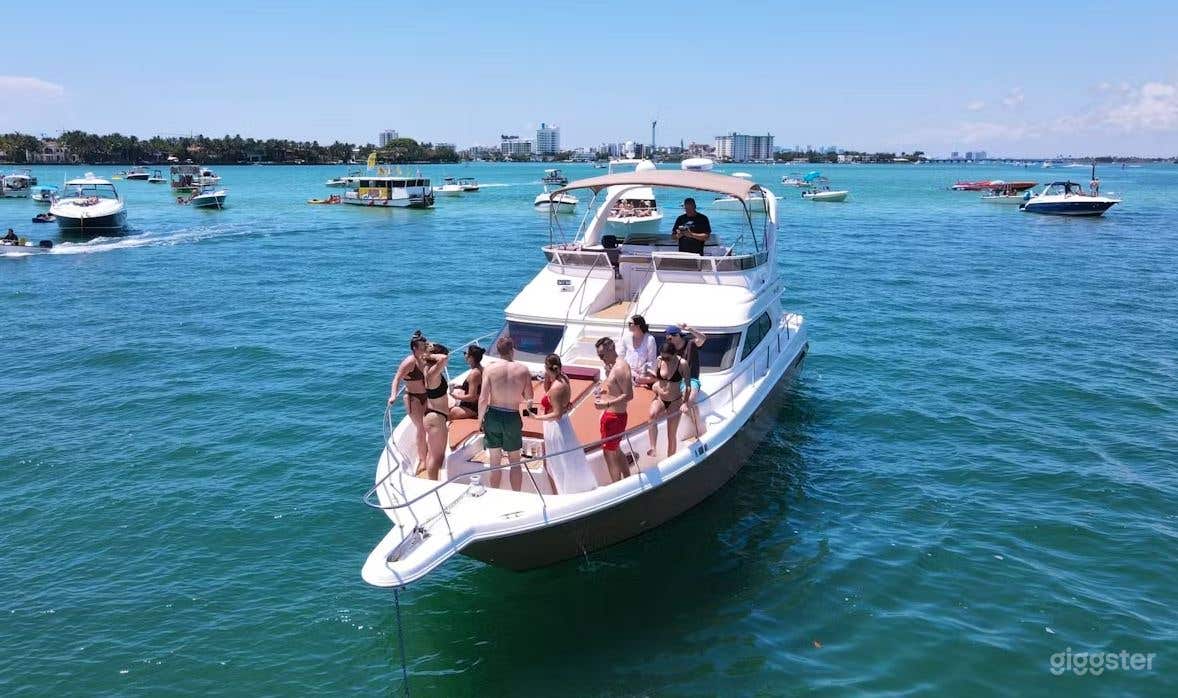 50' Flybridge Mundomo II Photo 2