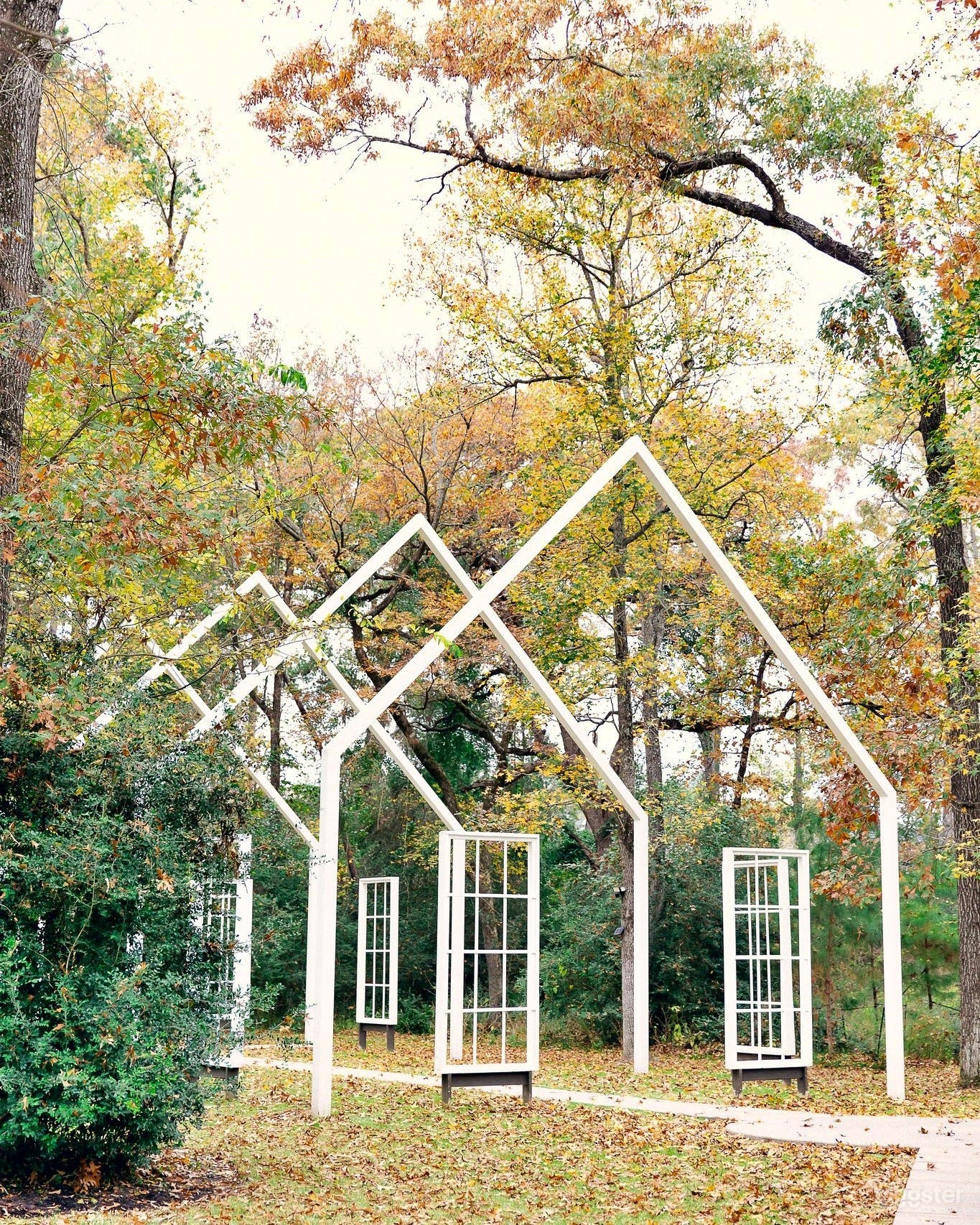 Charming Outdoor Chapel Photo 4