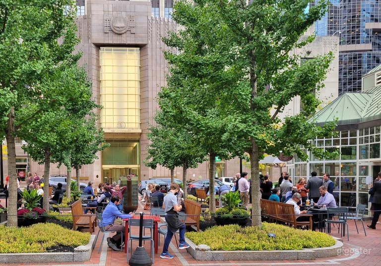  Cafe/Bar located in park in Downtown Boston 