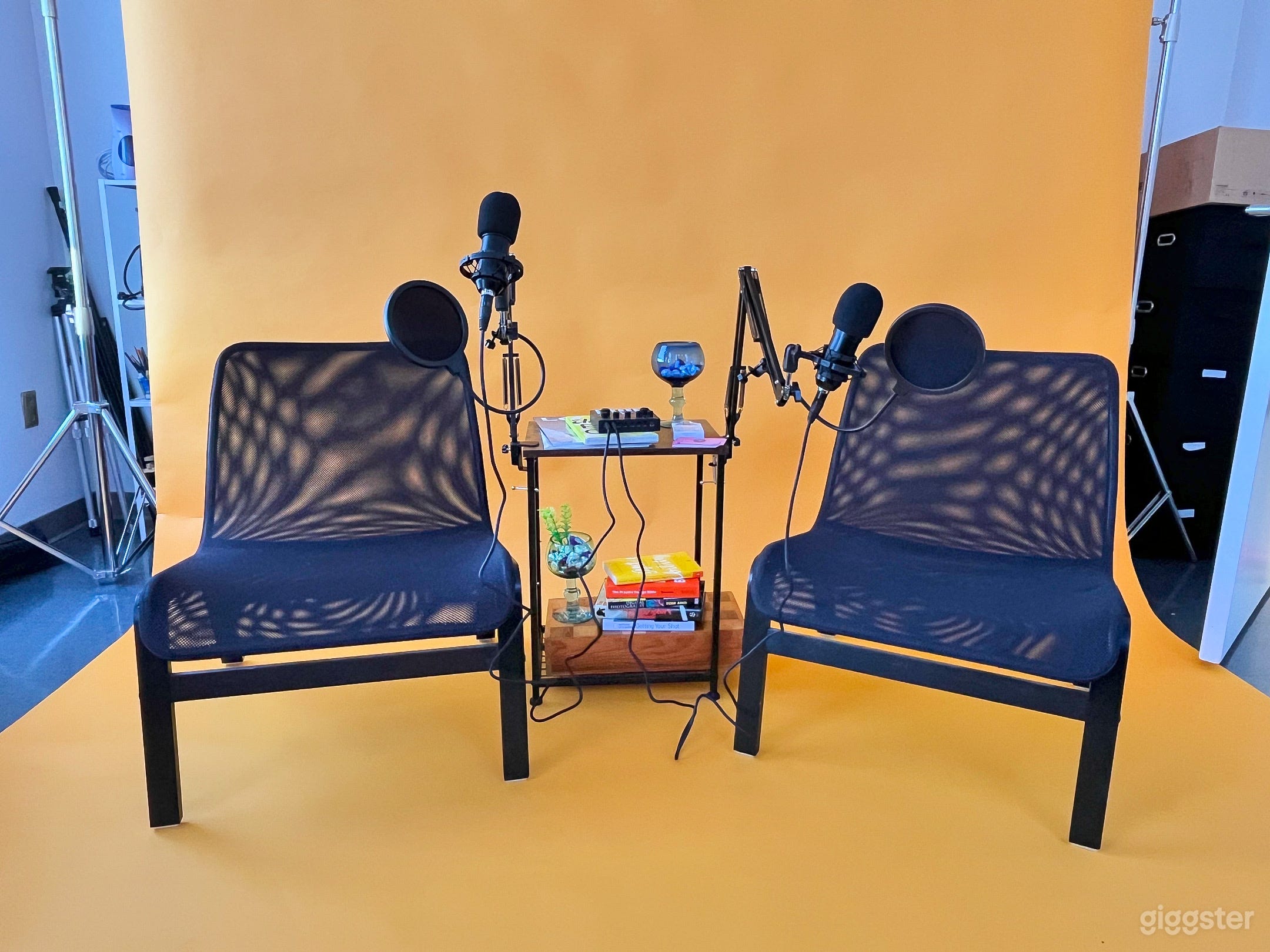 Natural Light Downtown Studio Photo 1