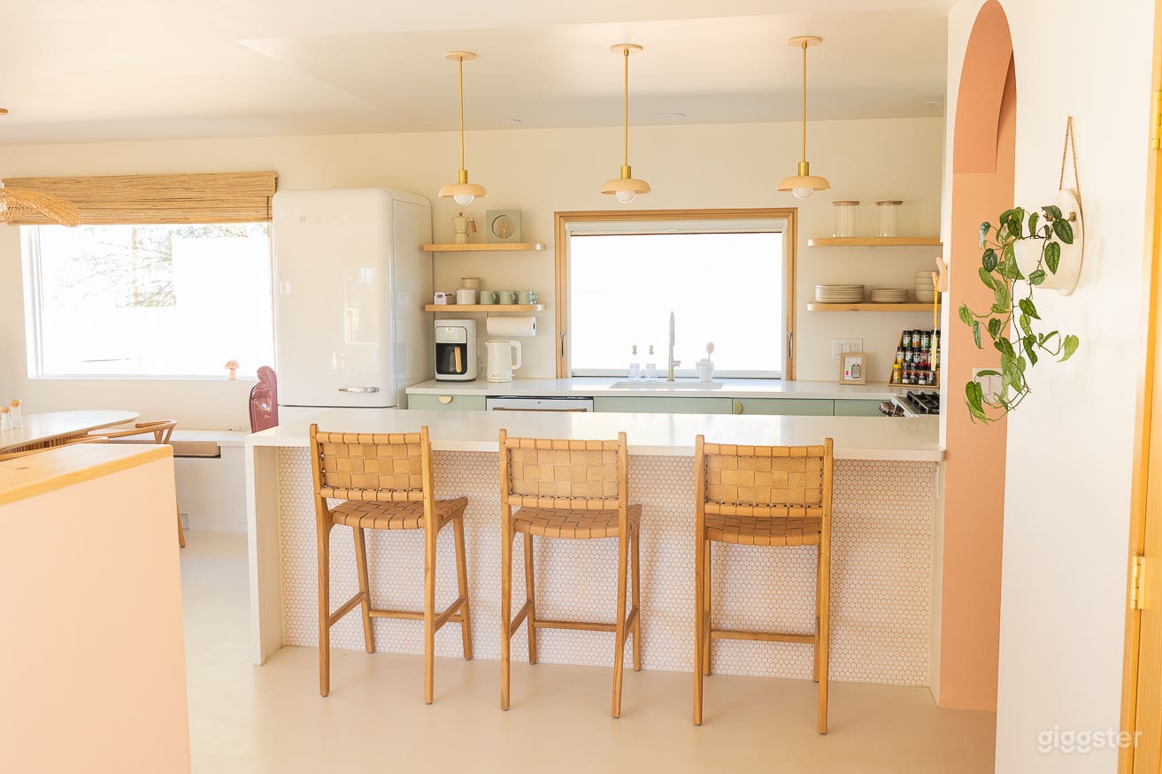 Colorful Pastel Decorated Desert Home Photo 3