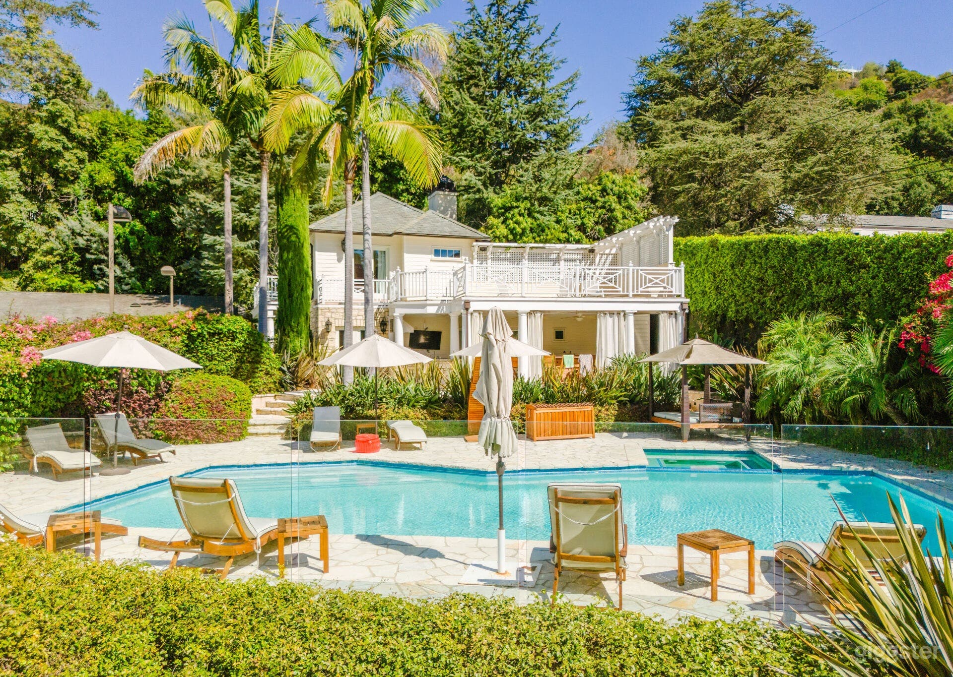  HOLLYWOOD HILLS ESTATE/POOL Photo 1