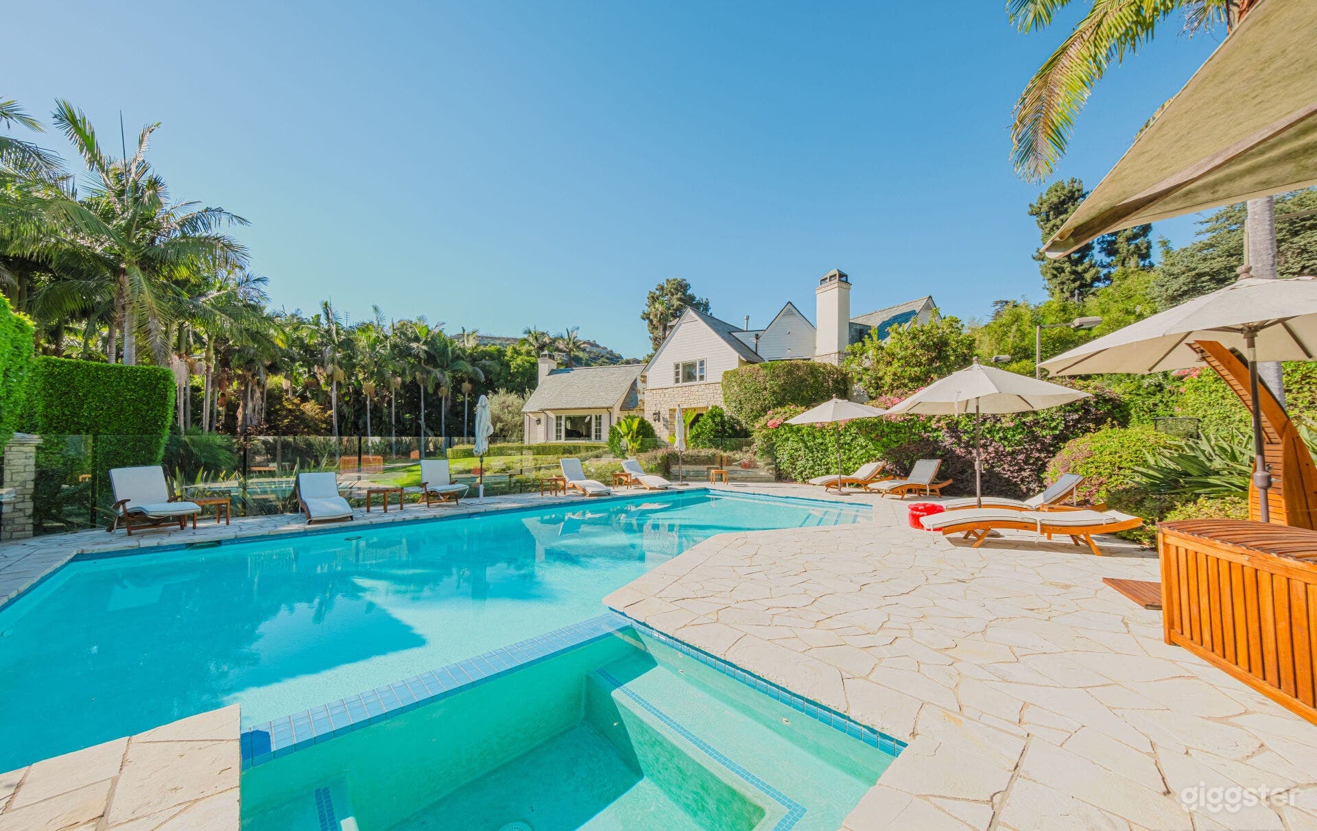  HOLLYWOOD HILLS ESTATE/POOL Photo 4